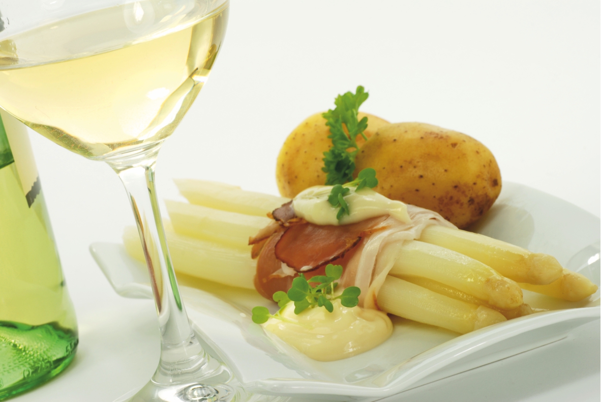 Spargelbuffet am Pfingstmontag
