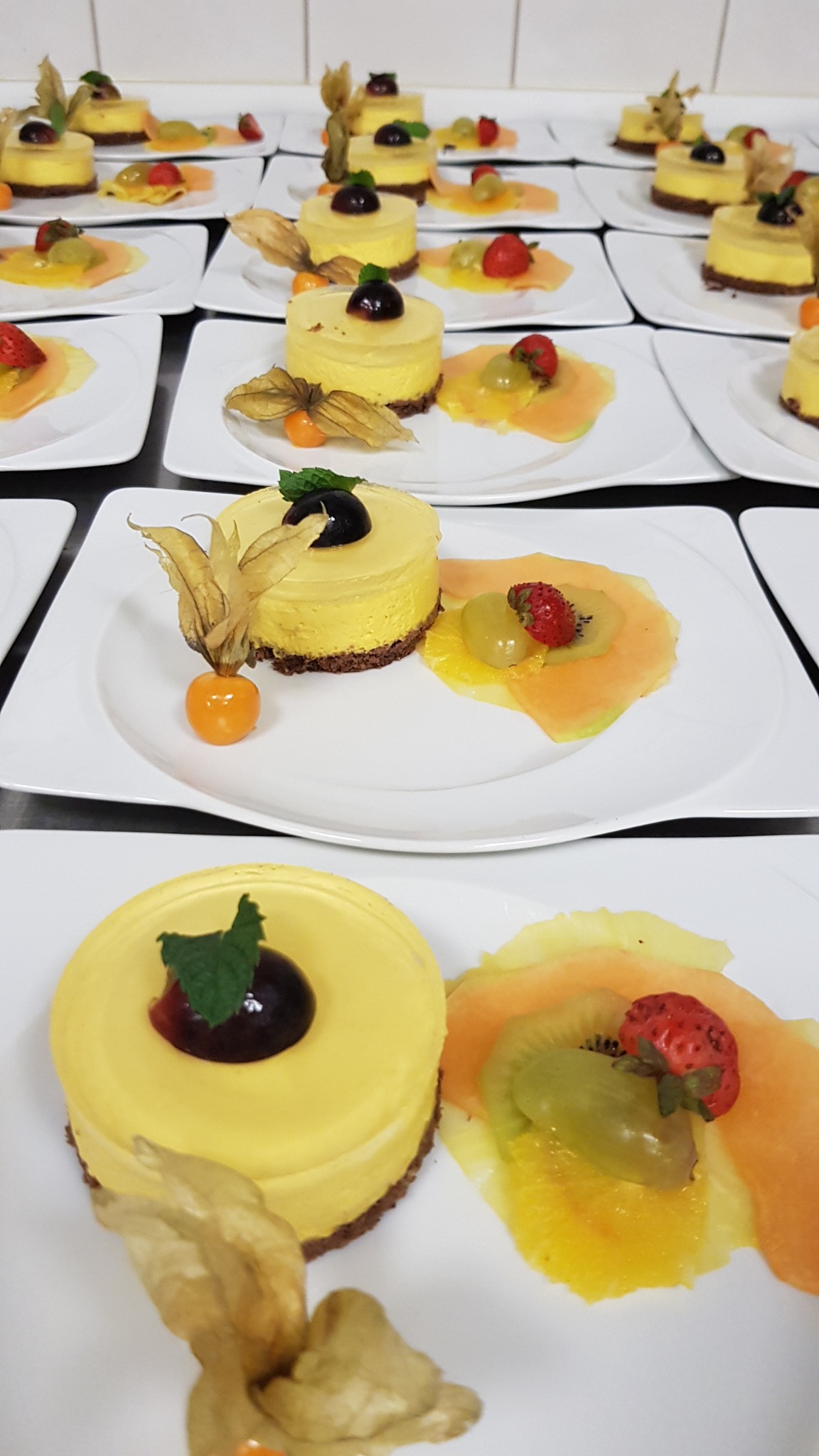 Festlich angerichtete Desserts für eine Veranstaltung in der Alten Brauerei Mertingen